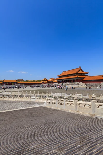 Gate of Supreme Harmony med turister — Stockfoto