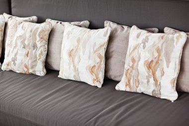 Dekoratif doğal kumaş yastık. Bali tarzı