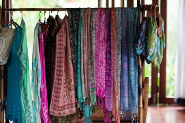 ın Bazaarı ipeksi stoles ile