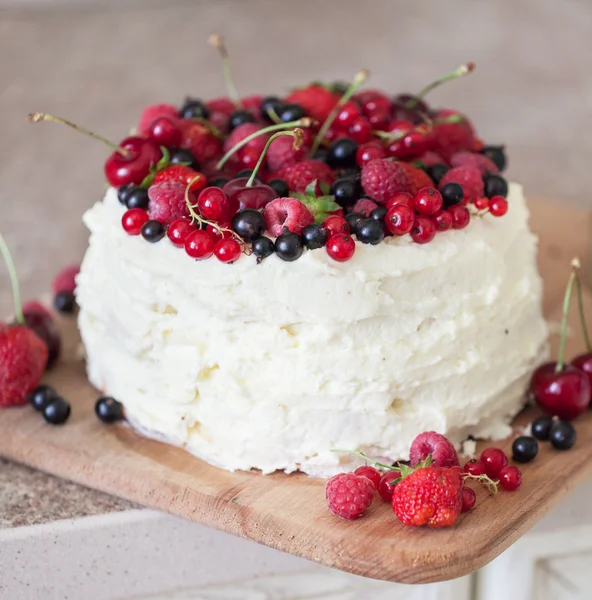 Beautiful Handmade Cherry fruit cake — Stock Photo, Image