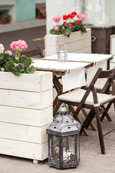 Morgon street café i stan — Stockfoto