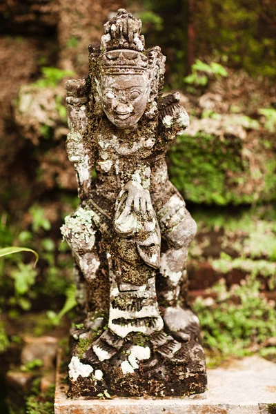 Statue de Gardian à l'entrée du temple de Bali Indonésie — Photo