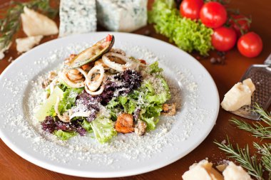 Tahtada ızgara biftek.