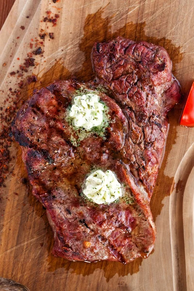 Grilled Steak on wood — Stock Photo, Image
