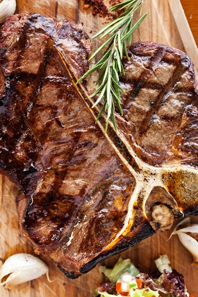 Delicious beef steakes on plate — Stock Photo, Image