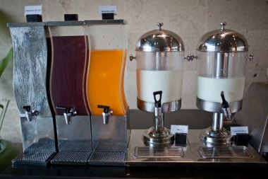 otelde kahvaltı. Açık büfe kahvaltı.