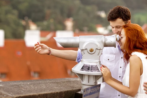 Couple in Prague, Czech Republic, Europe. Happy young couple walking outside in old town. — Stock Photo, Image