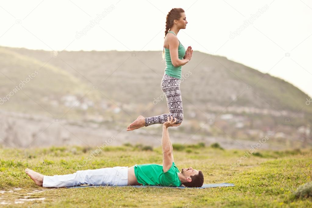 Acroyoga - Balancing on Feet