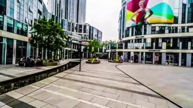 Sanlitun Soho adlı yürüyüş