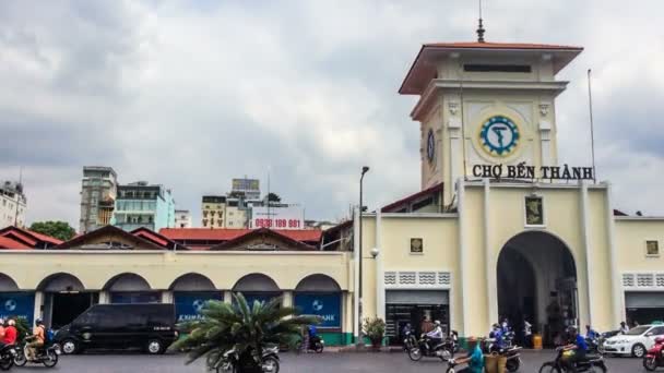 Grande mercato e traffico nel centro di Saigon (Ho chi minh city), Vietnam . — Video Stock