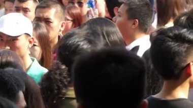 Kalabalık çapraz sokak Pekin