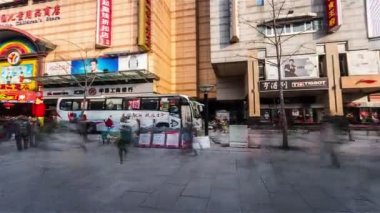 İşlek Wangfujing yayalar cadde 