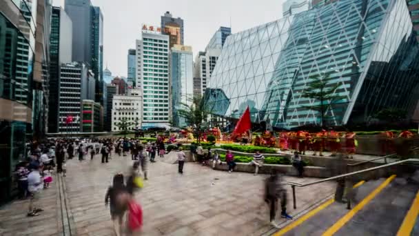 De klanten wachten op de show in Hong Kong — Stockvideo