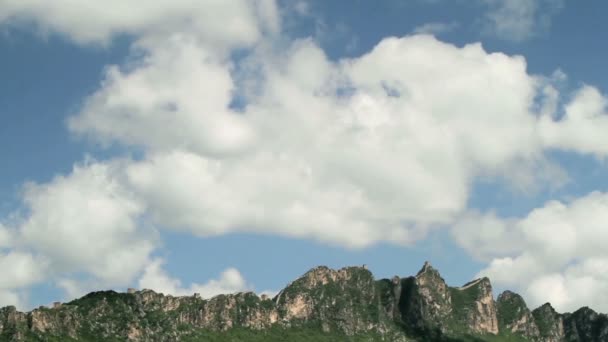 Simatai grote muur in zonnige dag, Beijing, China — Stockvideo