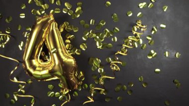 Altın folyo balon numarası dört ya da dört. Üzerinde 4. siyah beton arkaplan yazan doğum günü tebrik kartı. Yıldönümünü kutluyoruz..
