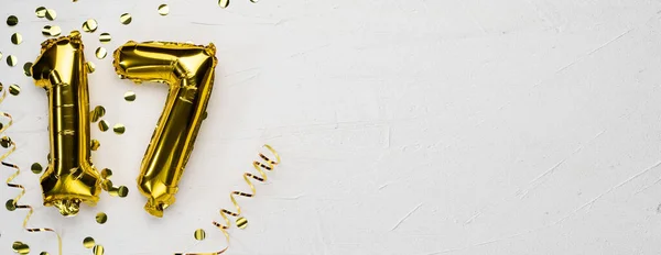 Золотой Шарик Фольги Номер Открытка День Рождения Юбилей Надписью Серый — стоковое фото