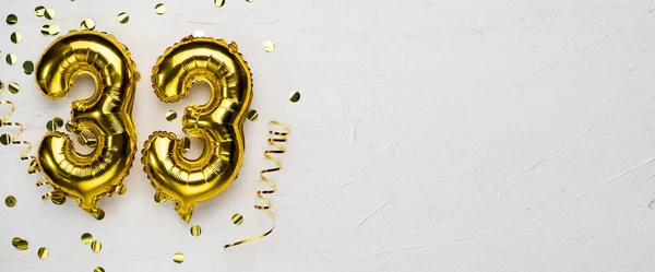 Balão Folha Dourada Número Trinta Três Cartão Aniversário Aniversário Com — Fotografia de Stock