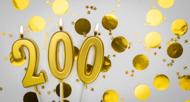 200 çevrimiçi topluluk hayranı. 200 takipçi kartı. Sosyal ağlar, bloglar ve abone kartları. Şenlik arka planı. Sosyal medya. Pankart. Boşluğu kopyala