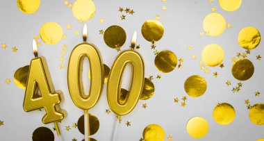 400 çevrimiçi topluluk hayranı. 400 takipçi kartı. Sosyal ağlar, bloglar ve abone kartları. Şenlik arka planı. Sosyal medya. Pankart. Boşluğu kopyala