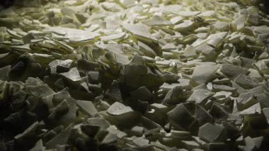 Ağır çekimde soya yağı tanecikleri. Adım adım el yapımı mum yapma işlemi. yakın plan