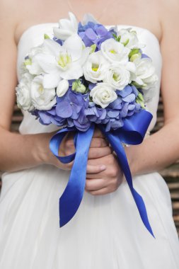 Ortanca, eucharis ve eustoma düğün buket