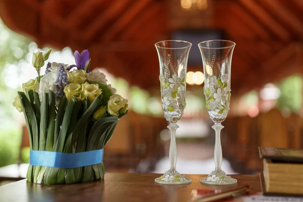 Wedding glasses of champagne — Stock Photo, Image