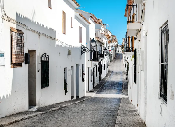 Wąska ulica Altea, Costa Blanca. Hiszpania — Zdjęcie stockowe