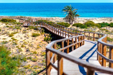 Costa Blanca Los Arenales del Sol beach. İspanya