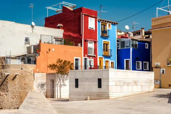 Mångfärgade husen i Villajoyosa stad. Costa Blanca. Spanien — Stockfoto