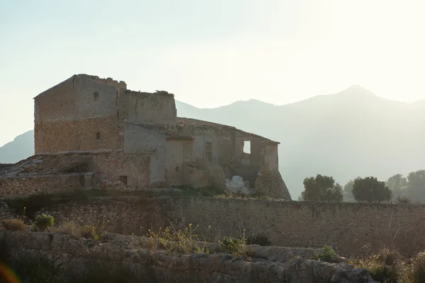 Ruined deserted house — Stock Photo, Image