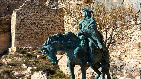 Pomnik konny Ramon Cabrera w Castell de Morella. Hiszpania — Zdjęcie stockowe