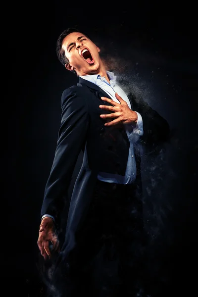 Opernsängerin bei einem Auftritt. Bild mit digitalen Effekten — Stockfoto