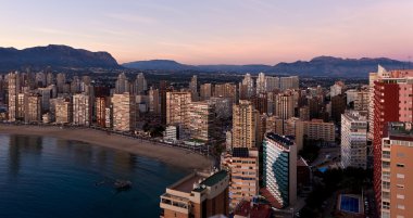 Havadan görünümü Benidorm şehir kıyı şeridi. Costa Blanca, İspanya