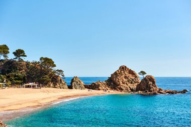 Tossa de Mar. Costa Brava, İspanya'daki Mar Menuda Plajı