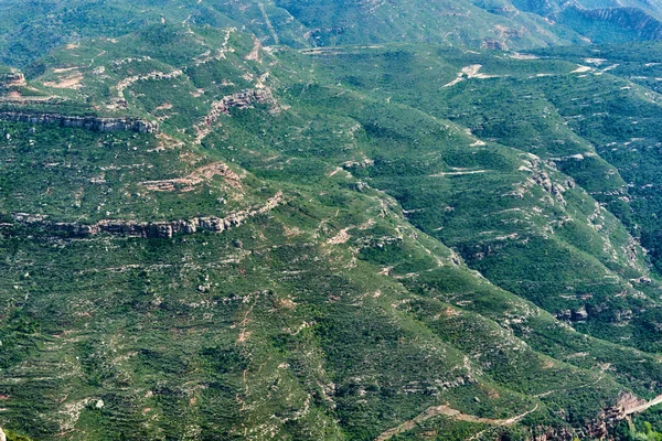 Hermoso valle de montaña rocosa — Foto de Stock