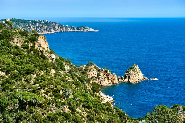 Βραχώδης παραλία του Cala Salionc, Tossa de Mar. Κόστα Μπράβα, Ισπανία — Φωτογραφία Αρχείου