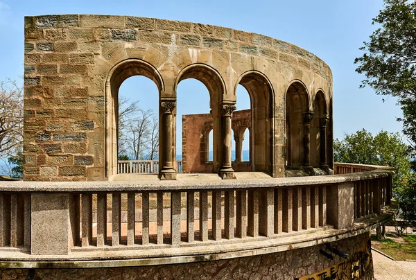 Arch in de Benedictijnse abdij van Santa Maria de Montserrat — Stockfoto