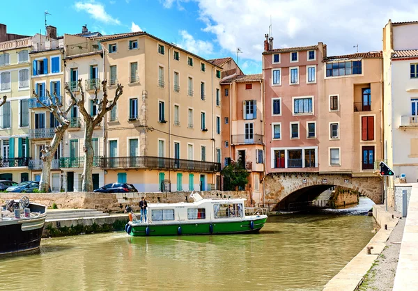 Het Canal de La Robine in Narbonne stad, Frankrijk — Stockfoto