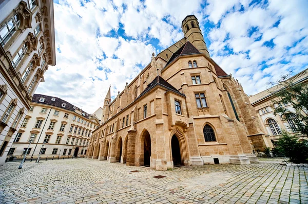 Minoritenen kyrka (Minoritenkirche) i Vienna city. Österrike — Stockfoto