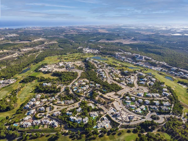 Flygfoto Spanska Las Colinas Golfbana Moderna Lyxvillor Och Omgivande Landsbygd — Stockfoto