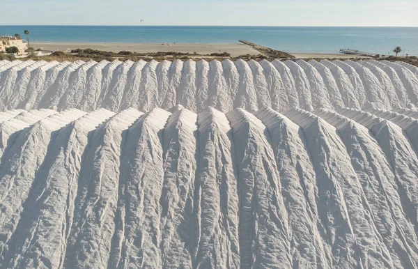 Flygdrönare Synvinkel Vita Högar Naturligt Salt Santa Pola Provinsen Alicante — Stockfoto