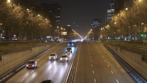 Madrid España Marzo 2021 Ocupada Carretera Del Paseo Castellana Iluminada — Vídeos de Stock