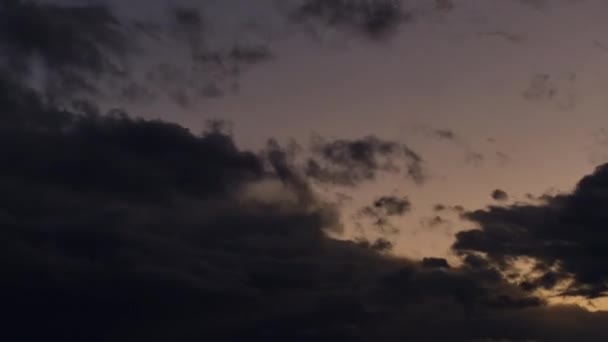 Перемещение Угрюмых Облаков Небе Закате Вечера Ночи Время Истекает — стоковое видео