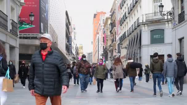 Madrid Spagna Marzo 2021 Strada Trafficata Calle Preciados Folle Persone — Video Stock