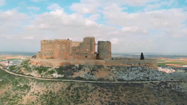 Vista aérea Castillo de La Muela en Consuegra.Provincia de Toledo, Castilla-La Mancha, España — Vídeo de stock