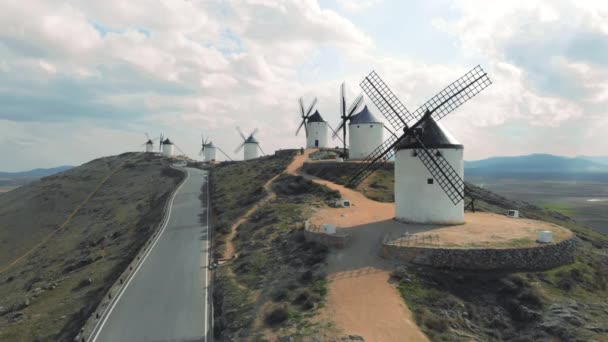 Drone Punto Vista Famosos Molinos Viento Ciudad Consuegra Símbolo Castilla — Vídeos de Stock