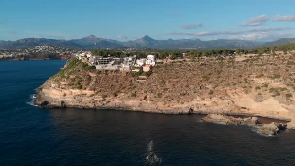 Distant Aerial View Rocky Coastline Port Adriano Mallorca Touristic City — Stock Video