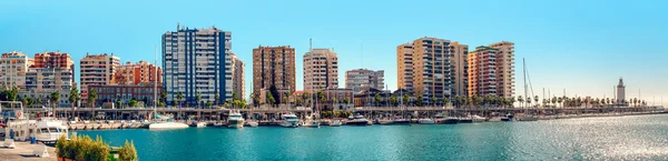 Panoramautsikt över benalmadena harbor. Puerto marina. Malaga, Spanien — Stockfoto