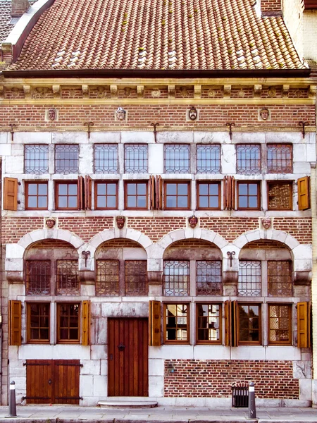 Façade de la vieille maison pittoresque — Photo