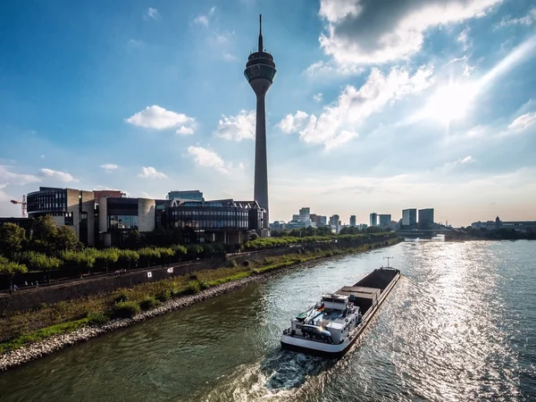 Widok z wieży Renu i portu Media. Dusseldorf, Niemcy — Zdjęcie stockowe